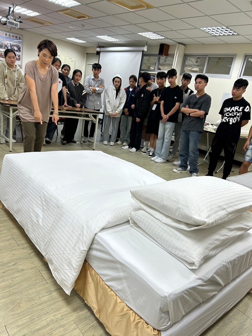 LINE_ALBUM_20241122旅館管理（第一週調補課）_250103_15