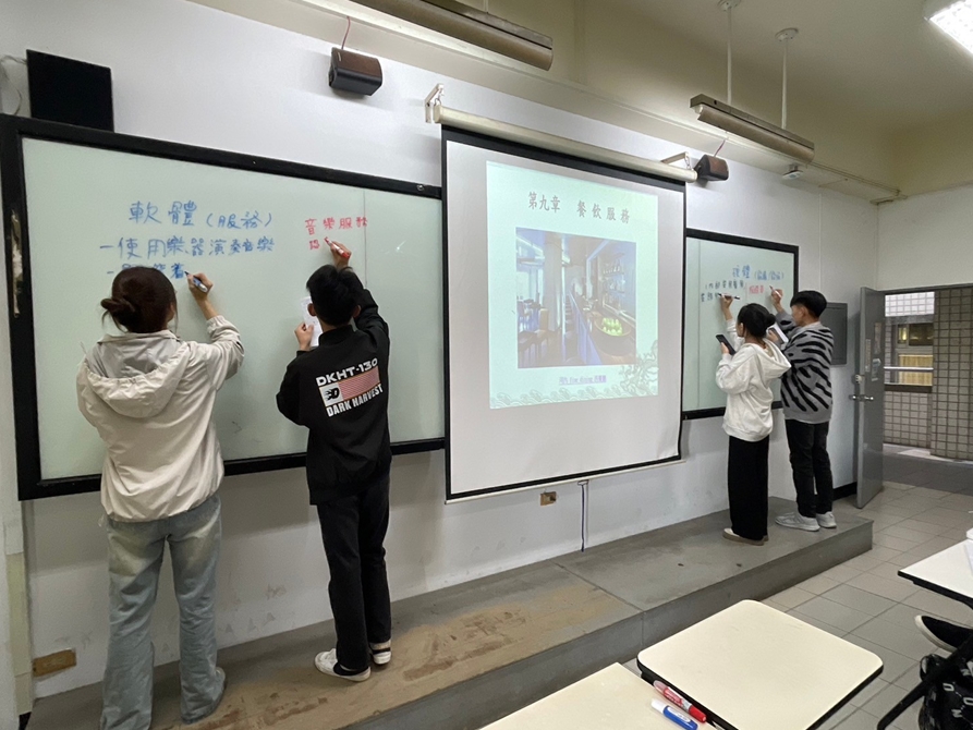 LINE_ALBUM_20241203 旅館管理_250103_12
