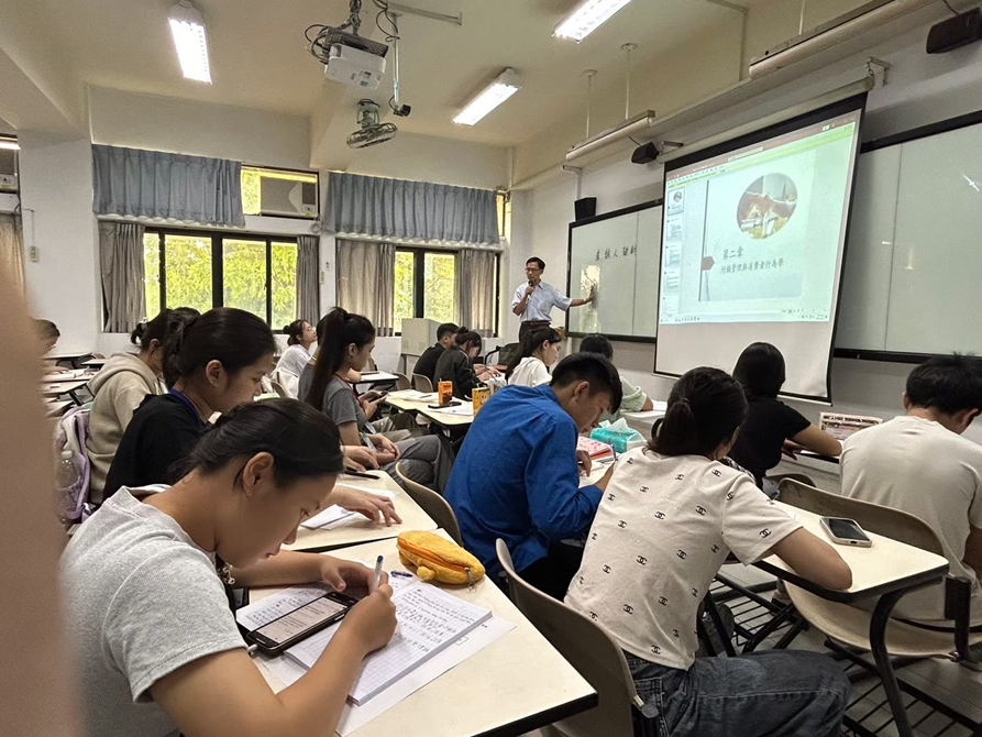 LINE_ALBUM_20241022 消費者行為_250105_12