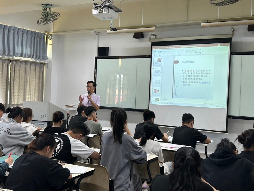 LINE_ALBUM_20241126 消費者行為_250103_6
