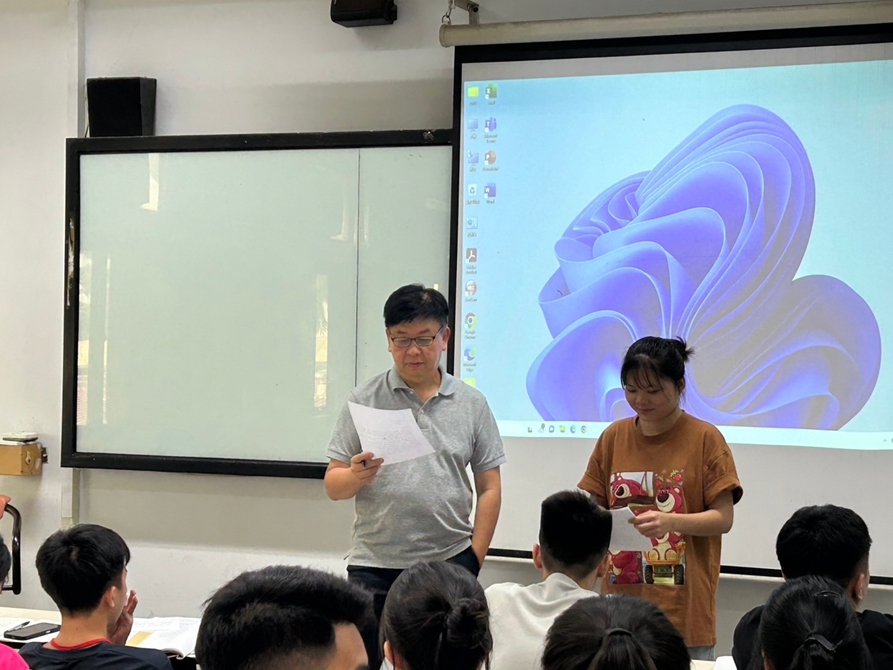 LINE_ALBUM_20241113 人際關係與溝通， 期中考報告_250105_1