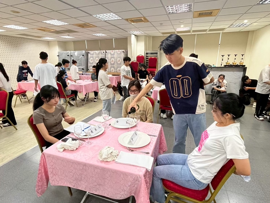LINE_ALBUM_20250528 餐飲管理與實作_250717_1