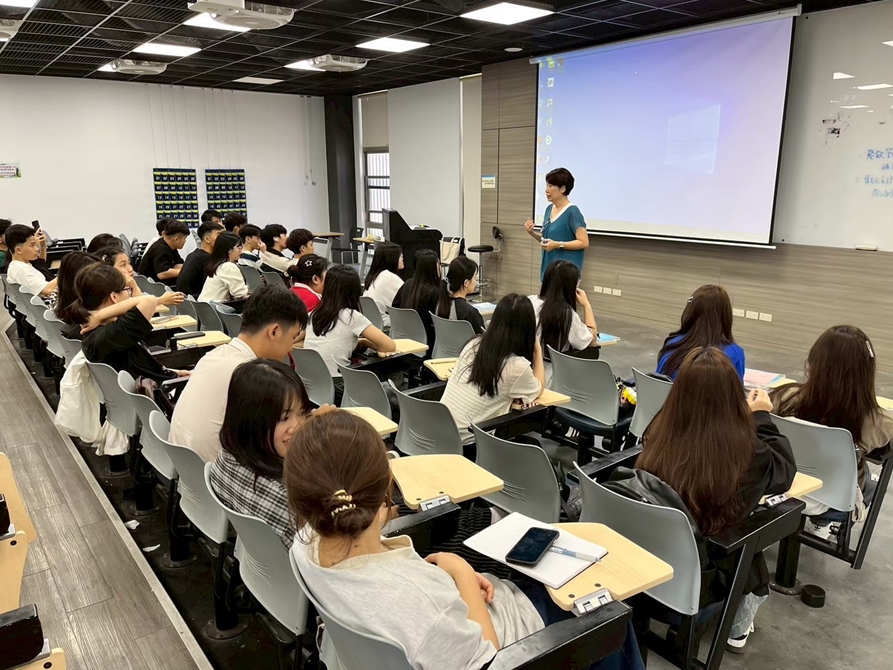 LINE_ALBUM_20250422-觀光英語輔導_250717_3