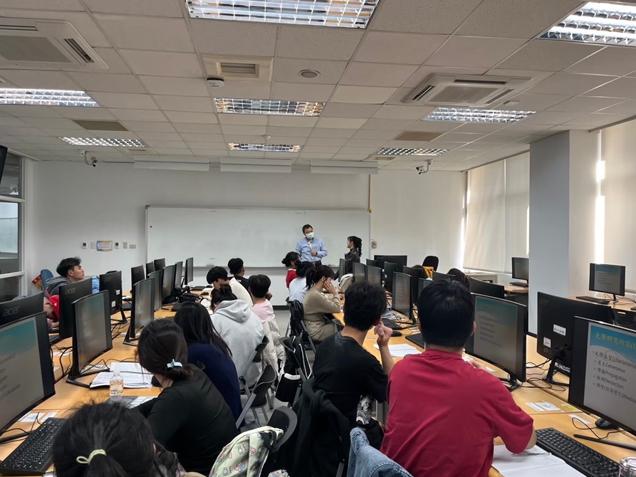 LINE_ALBUM_光學原理_250415_2