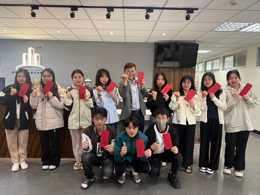 LINE_ALBUM_20250122 寫春聯發紅包_250418_11