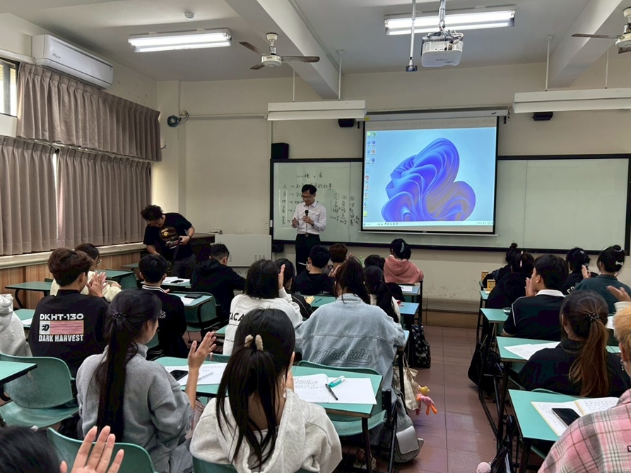 LINE_ALBUM_202541休閒經濟學（業師協同教學）_250415_15