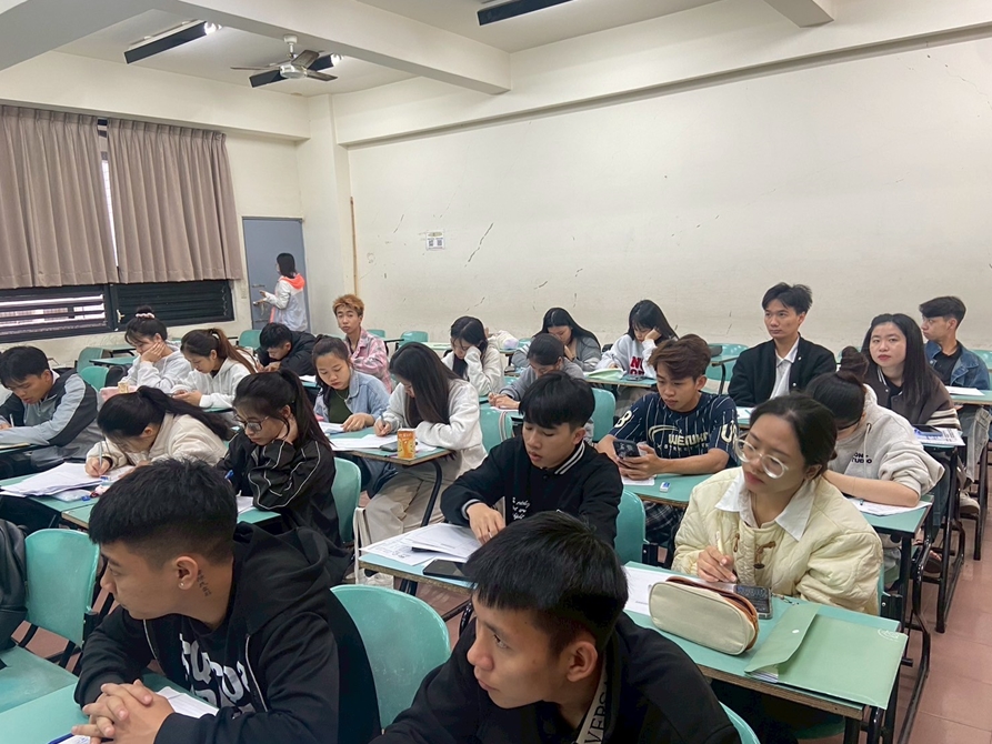 LINE_ALBUM_202541 華語 （二）_250415_7