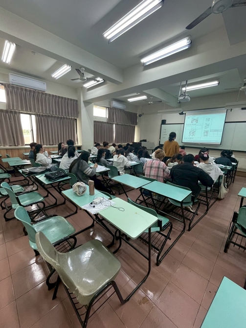 LINE_ALBUM_202541 華語測驗聽力與閱讀_250415_6