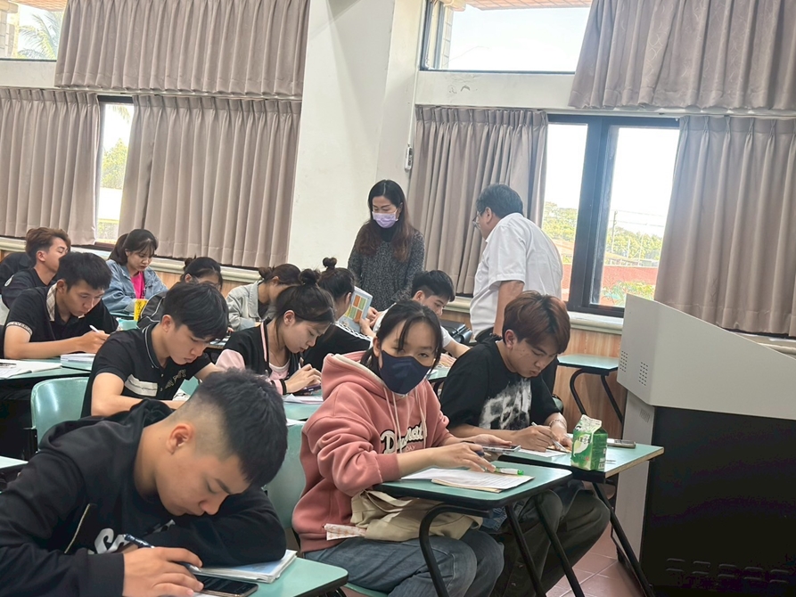 LINE_ALBUM_2025414 職場倫理_250415_11
