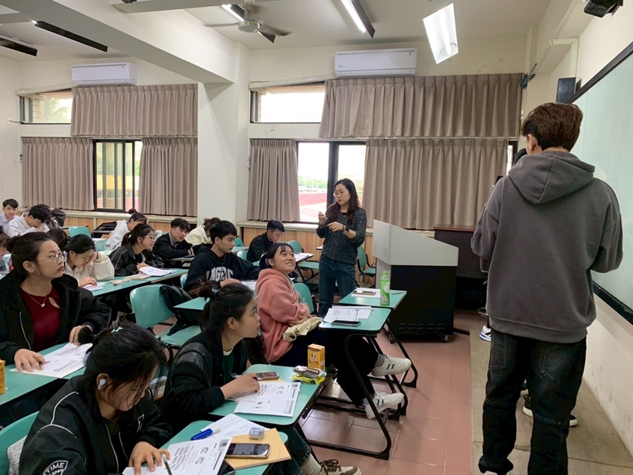 LINE_ALBUM_202541課後華語輔導_250415_12
