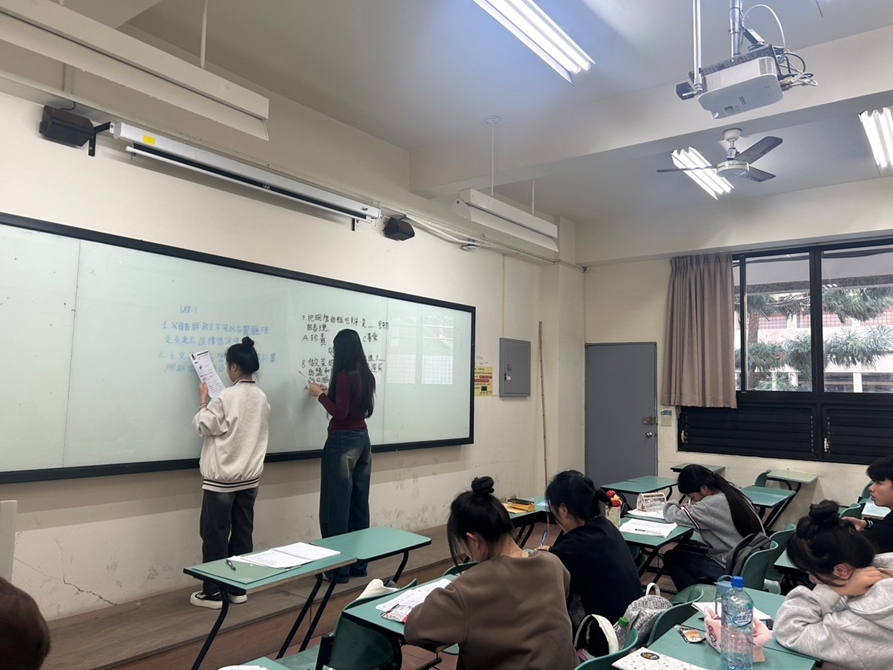 LINE_ALBUM_2025217 課後華語輔導_250225_1
