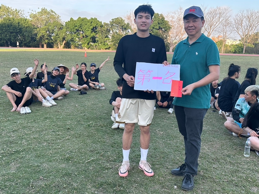休閒大戰A2盃足球比賽⚽️_冠軍