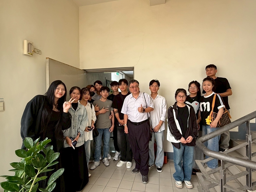 LINE_ALBUM_114427 休閒國際一忠華語能力檢定：崑山科技大學華語中心試場_250501_9
