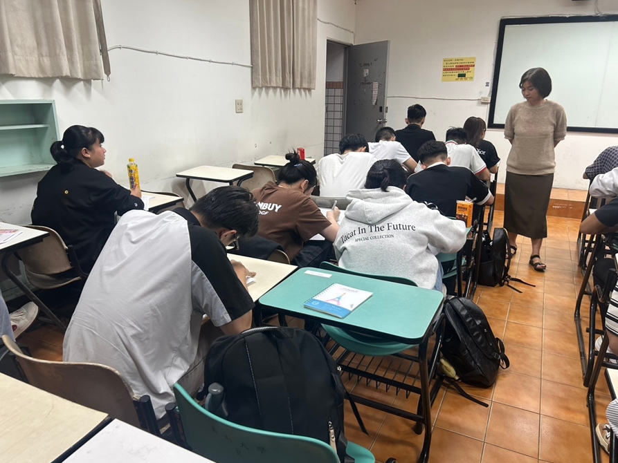 LINE_ALBUM_1107華語_250717_2