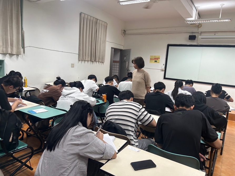 LINE_ALBUM_1107華語_250717_1