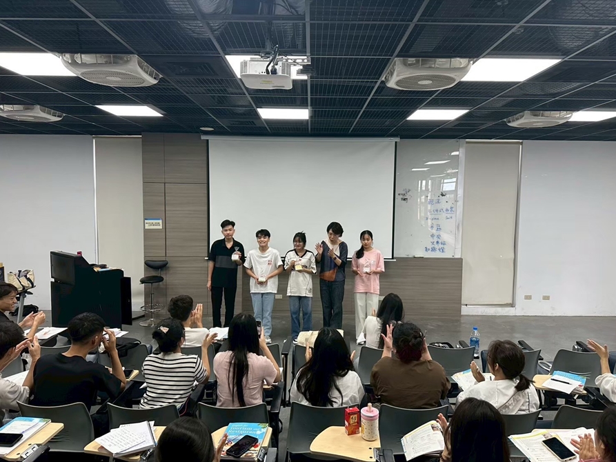LINE_ALBUM_20250527 5-6月的慶生_250717_2
