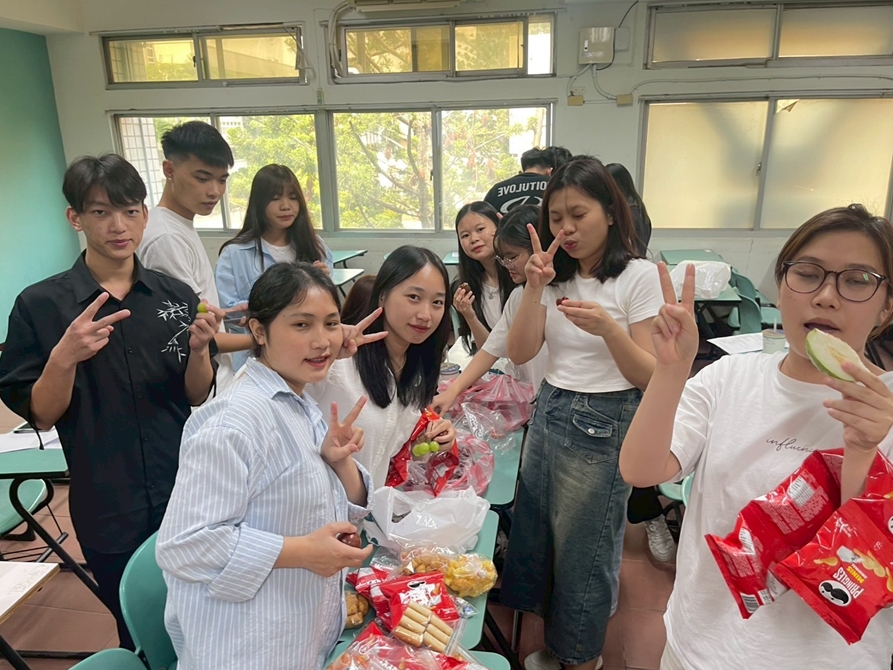 LINE_ALBUM_20250619 期末同樂會_250717_4