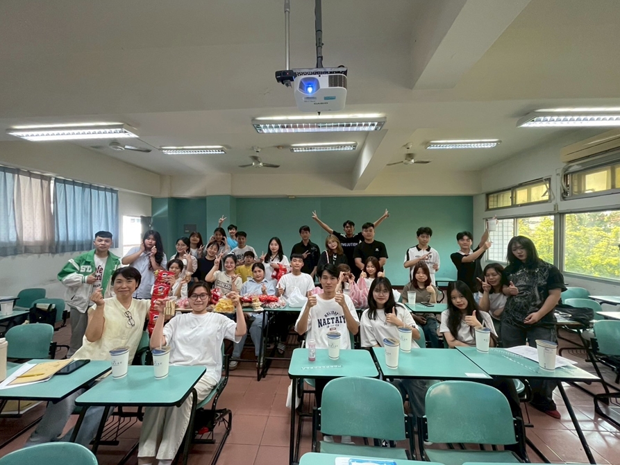 LINE_ALBUM_20250619 期末同樂會_250717_3