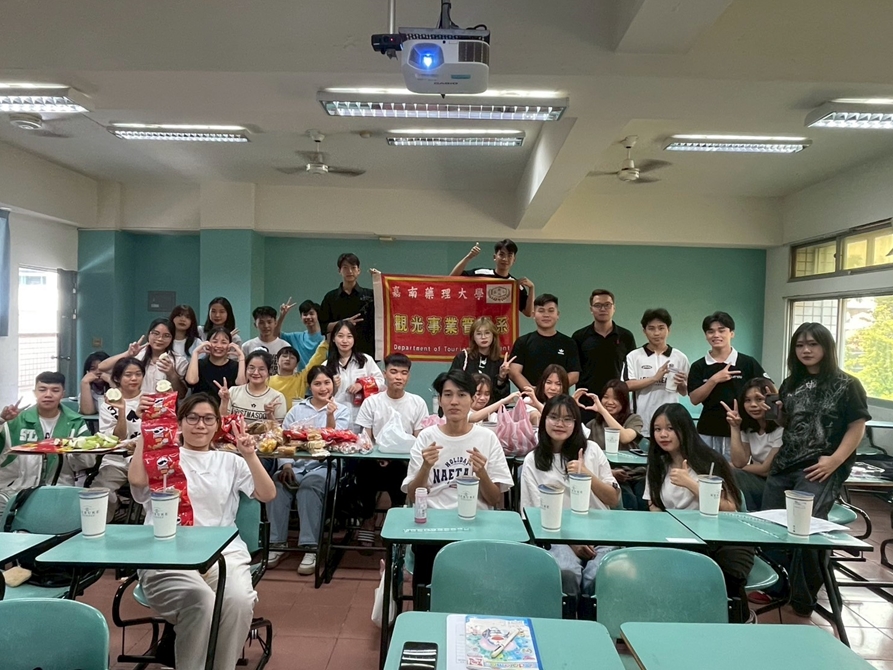 LINE_ALBUM_20250619 期末同樂會_250717_2