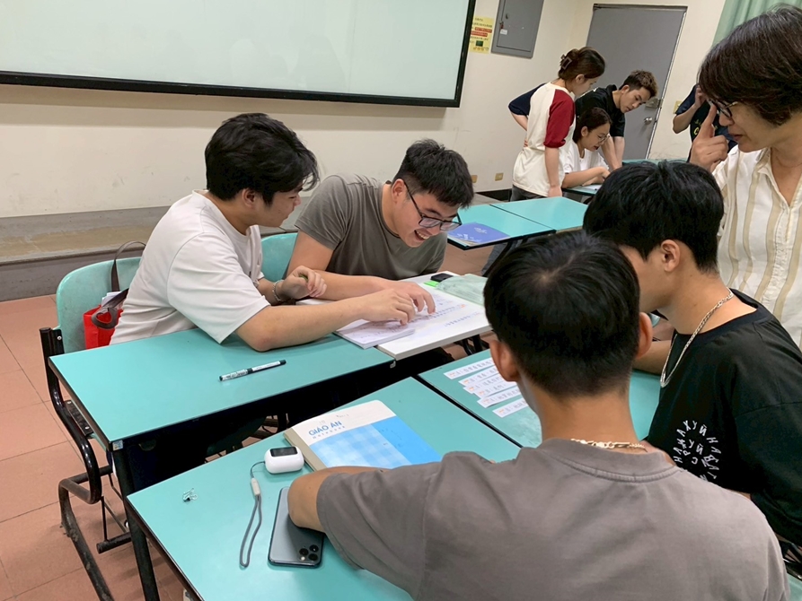 LINE_ALBUM_11455 生活華語_250808_1