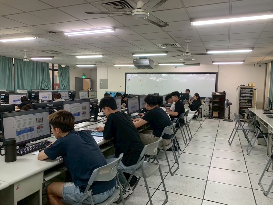 LINE_ALBUM_114521 計算機概論_250808_2