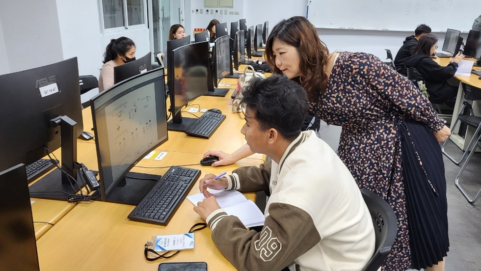 LINE_ALBUM_38華語文輔導_250808_1