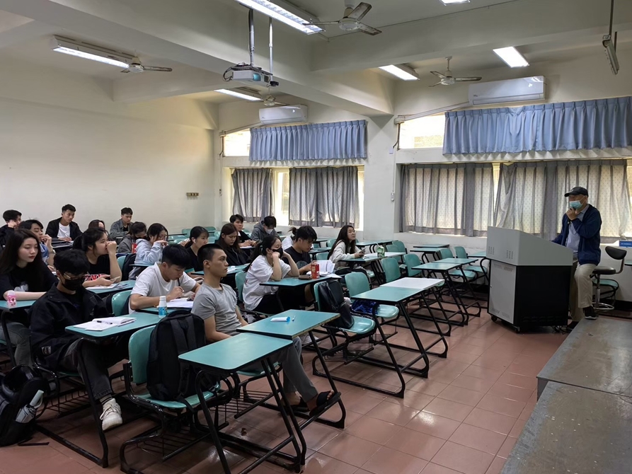 LINE_ALBUM_大學英文一_250808_3
