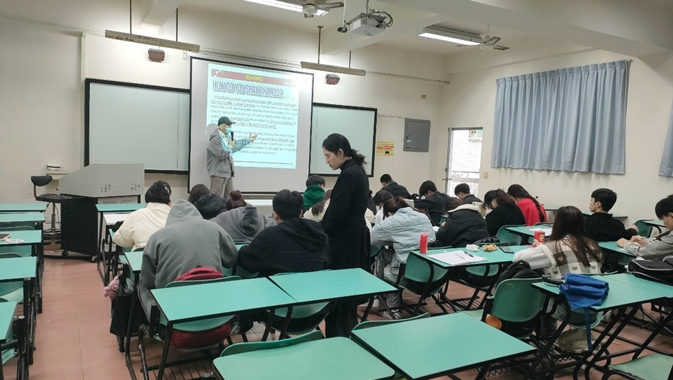 LINE_ALBUM_大學英文一_250808_5