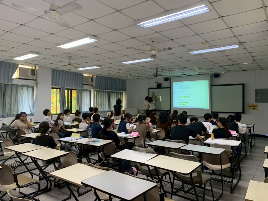 LINE_ALBUM_生活話語+華語一補課114.10.08_251021_1