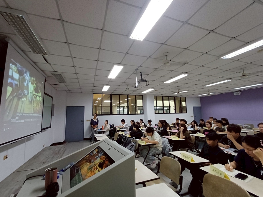 LINE_ALBUM_休閒一忠 旅館管理_251021_3