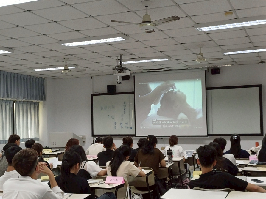 LINE_ALBUM_休閒一忠 旅館管理_251021_6