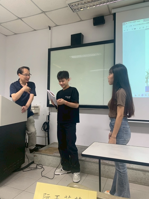 LINE_ALBUM_1141009-休閒產業概論_251021_22