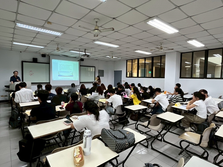 LINE_ALBUM_1141009-休閒產業概論_251021_4