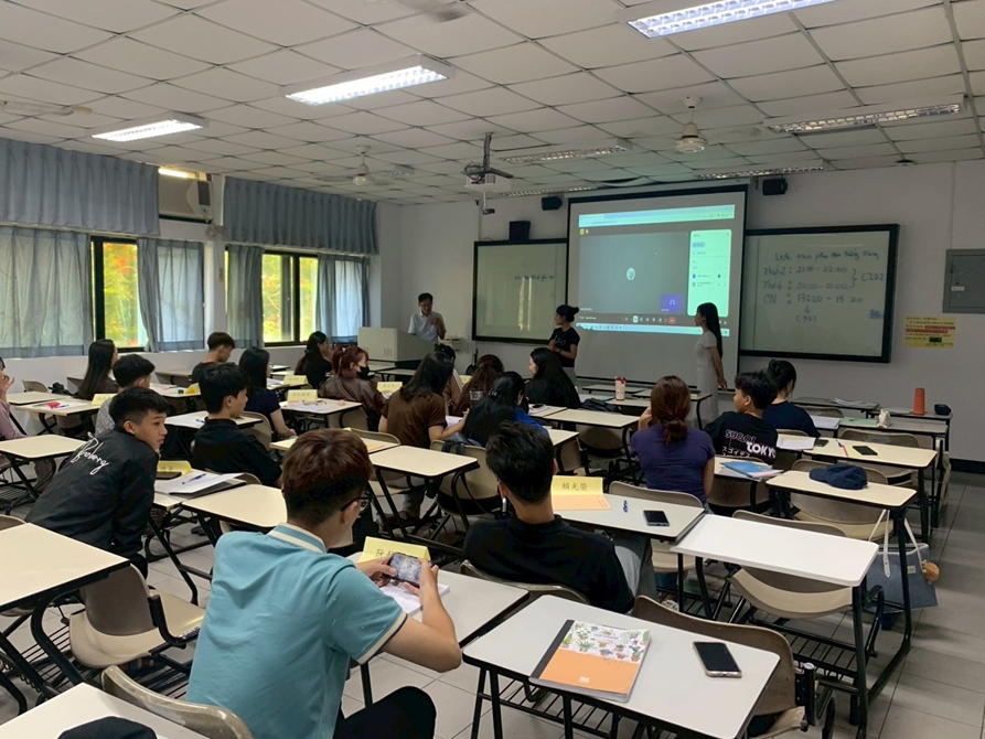 LINE_ALBUM_養生度假村經營管理1140925_251021_3