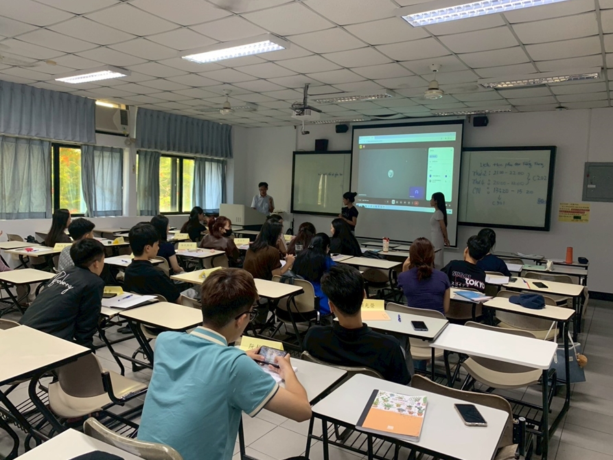 LINE_ALBUM_養生度假村經營管理1140925_251021_4