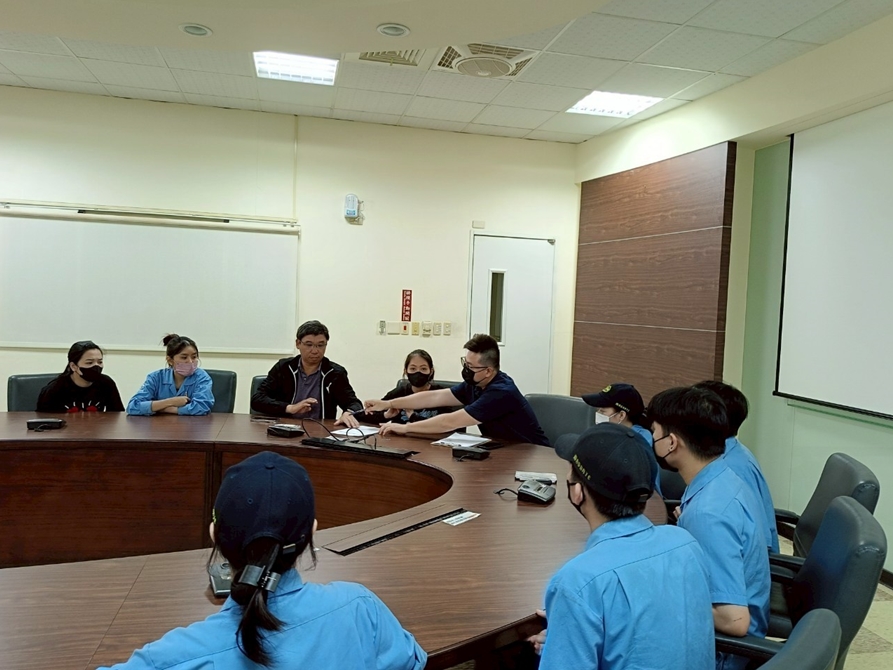 LINE_ALBUM_113-2 114.04.28 實習訪視_250506_28