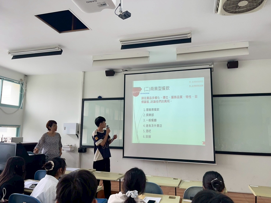 LINE_ALBUM_20250922餐飲管理與實作二_250922_1