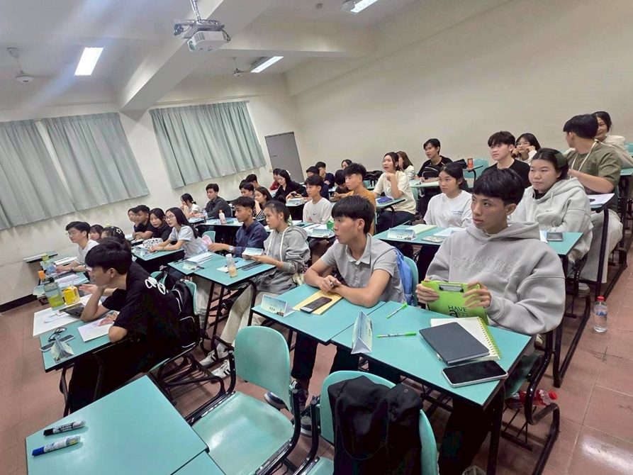 LINE_ALBUM_20251020生活華語_251031_3