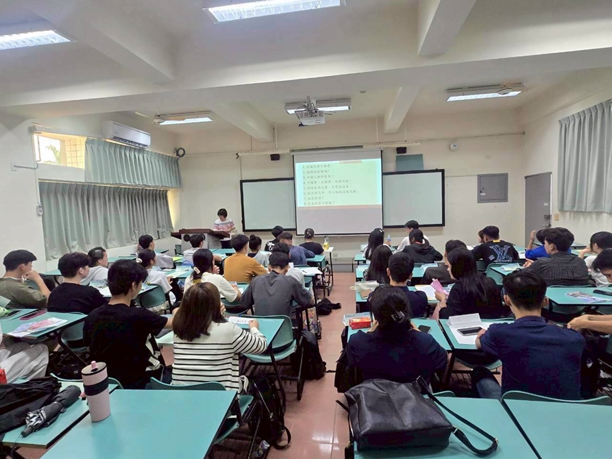 LINE_ALBUM_20251020生活華語_251031_4