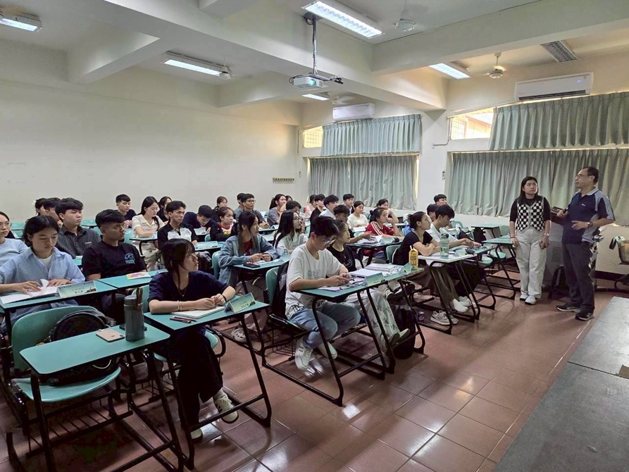 LINE_ALBUM_20251016飲食文化_251031_2