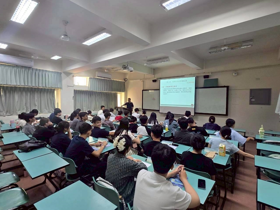 LINE_ALBUM_20251016飲食文化_251031_4