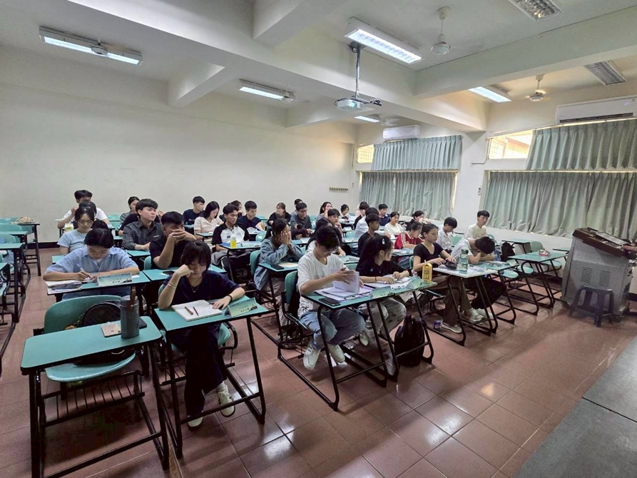 LINE_ALBUM_20251016飲食文化_251031_6