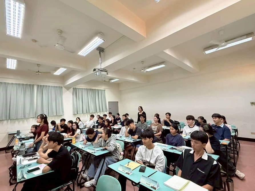 LINE_ALBUM_20251023華語（一）_251031_4