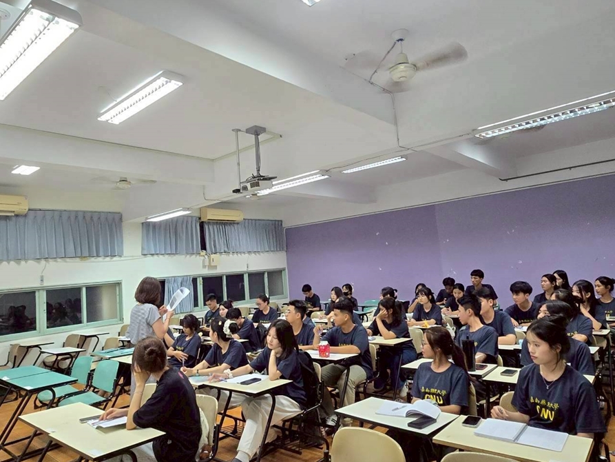 LINE_ALBUM_20251013華語文輔導_251031_3