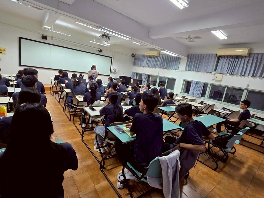 LINE_ALBUM_20251013華語文輔導_251031_4