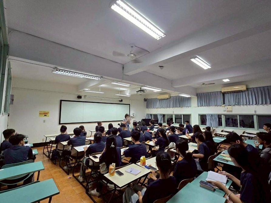 LINE_ALBUM_20251013華語文輔導_251031_5