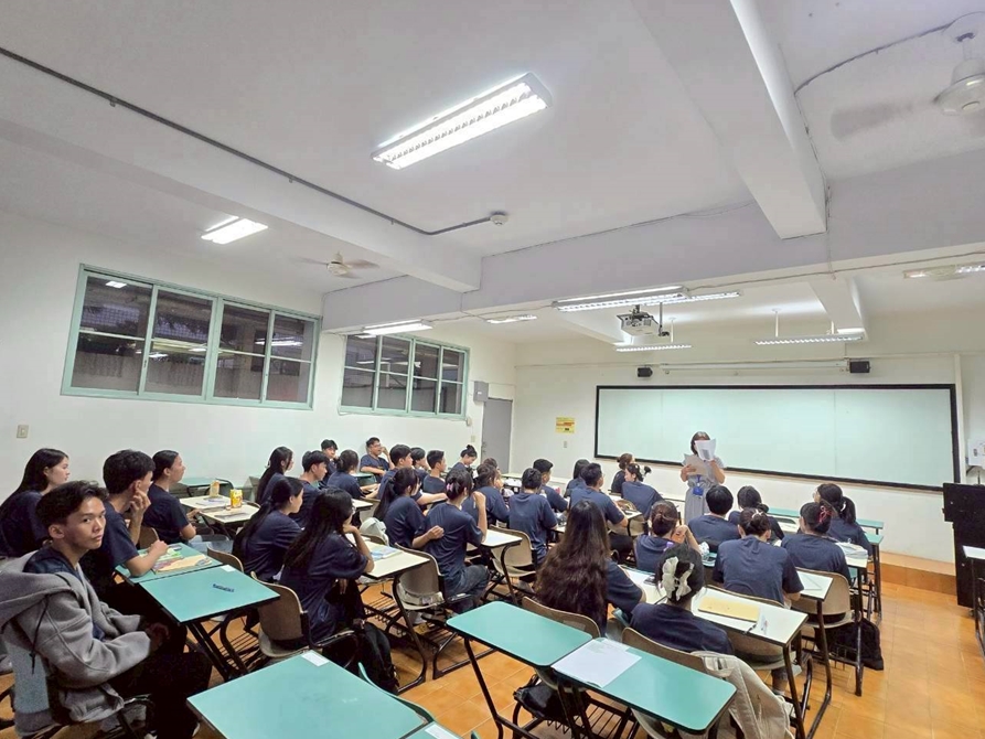 LINE_ALBUM_20251013華語文輔導_251031_6